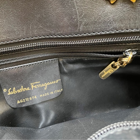 Salvatore Ferragamo black striped canvas and leather vintage shoulder bag - Picture 9 of 11